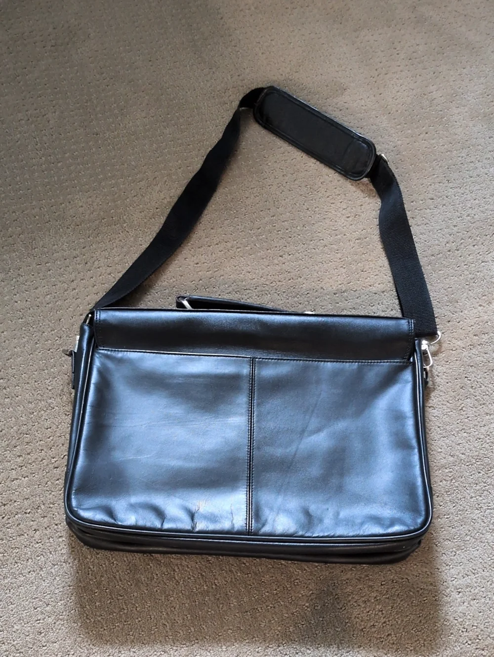 Kenneth Cole Black Leather Messenger Bag Briefcase